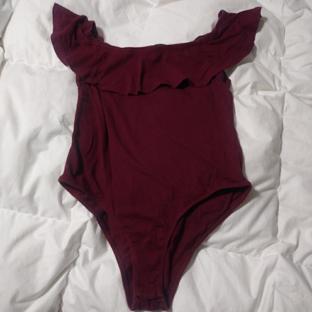 🌸 3/ $25 Forever 21 bodysuit